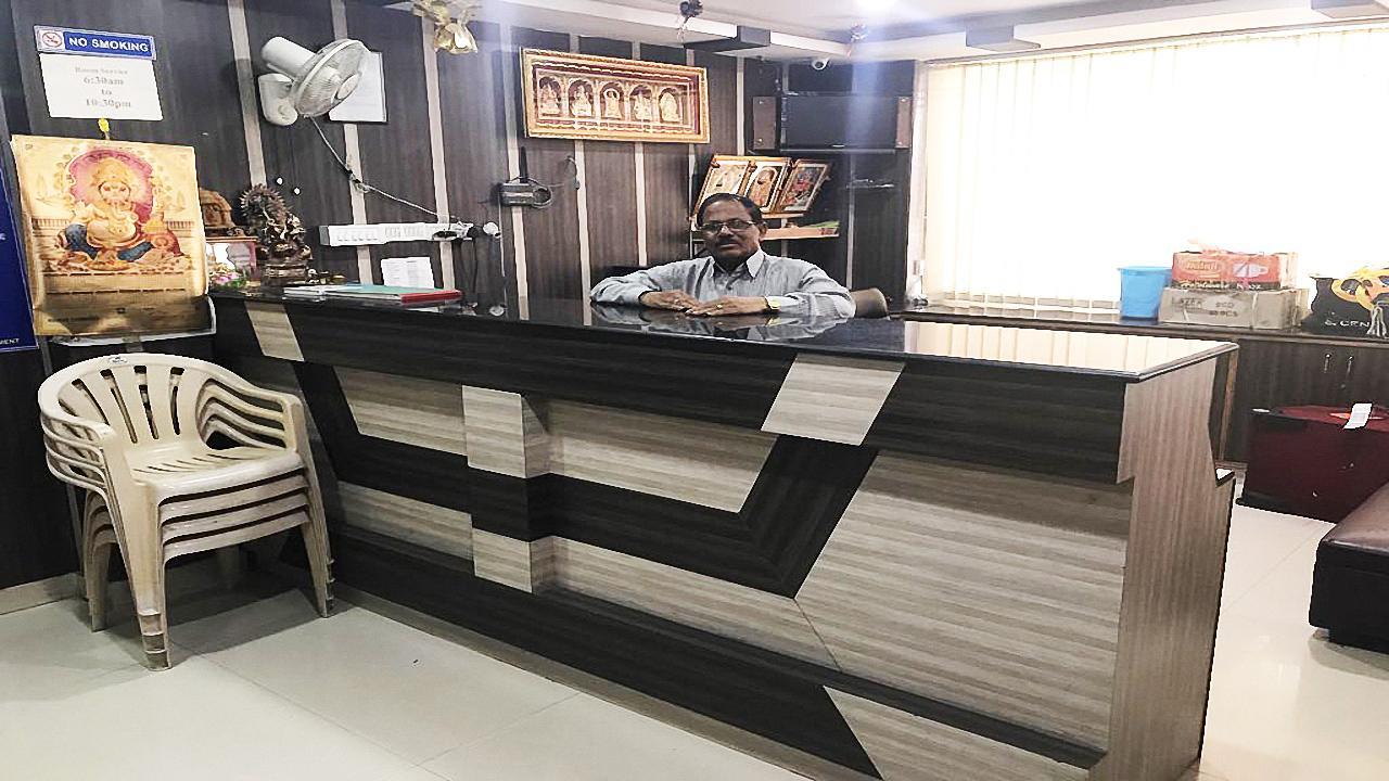 Sharanya Hotel Warangal Exterior photo